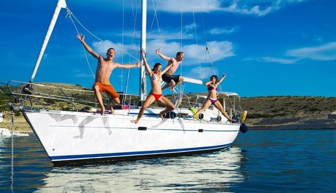 Vacanze in barca a vela con skipper: come organizzarsi