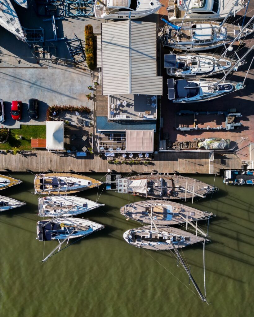 rimessaggio barche coperto fiumicino